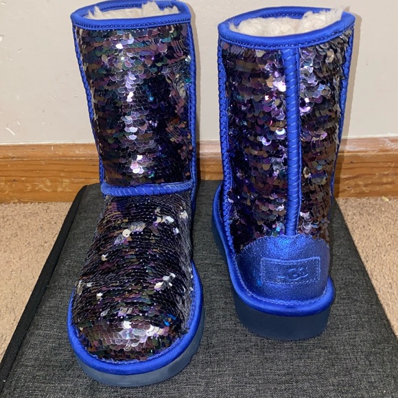 Uggs Metalic Blue Sequin Short Shearling Boots Sz 6 - Picture 1 of 15
